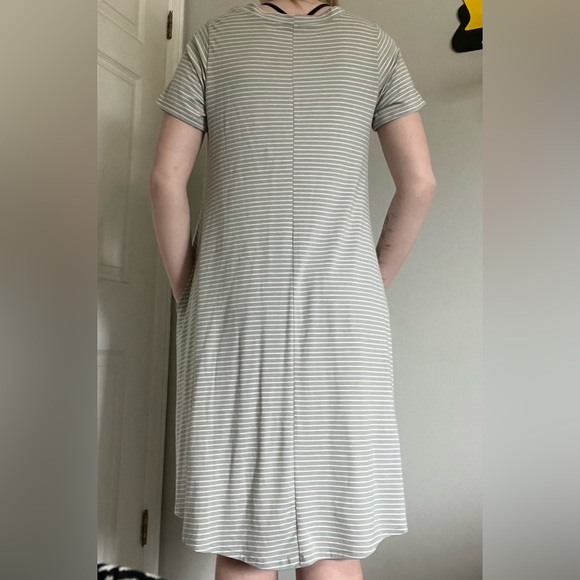 Grey and white striped Gilmour dress with pockets. - Picture 2 of 2